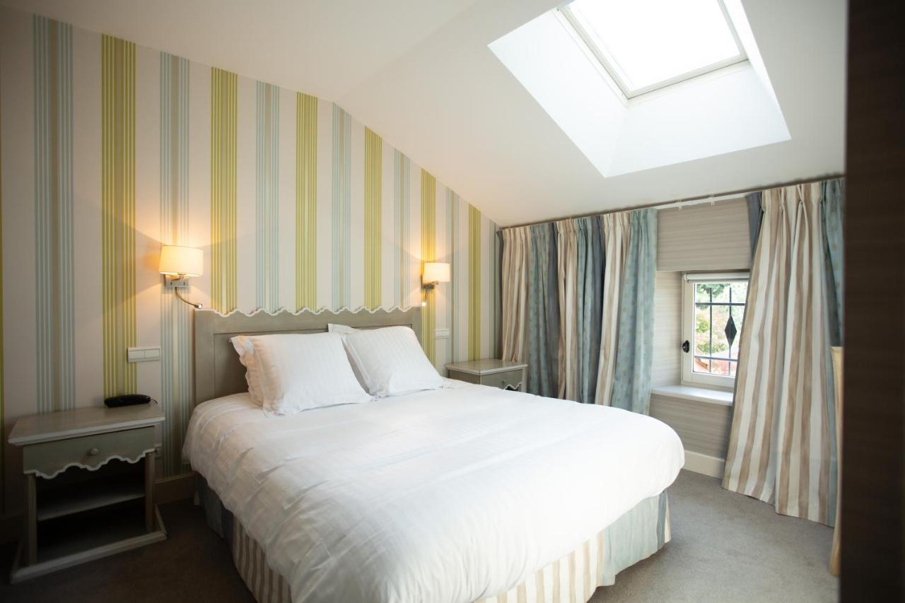 Le Square Hotel Astaffort Eksteriør billede