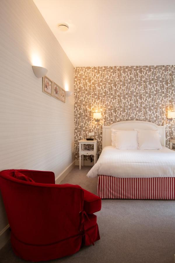 Le Square Hotel Astaffort Eksteriør billede