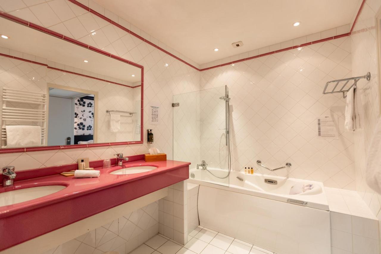 Le Square Hotel Astaffort Eksteriør billede