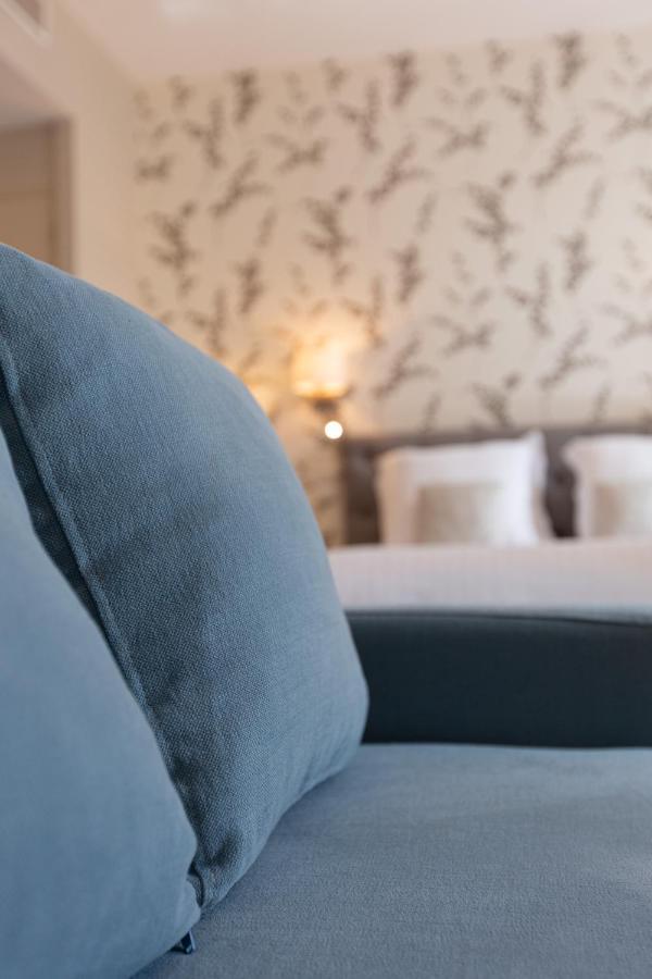 Le Square Hotel Astaffort Eksteriør billede
